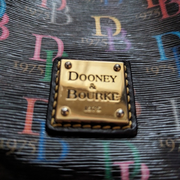 Dooney Bourke - Picture 4 of 8